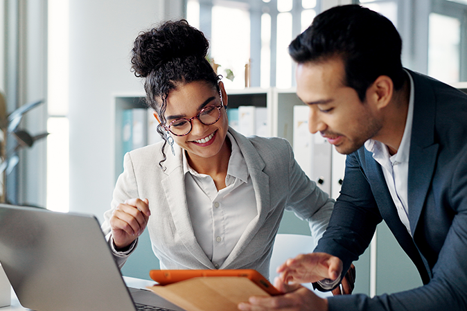 barbri_young-woman-working-with-lawyer_article-png